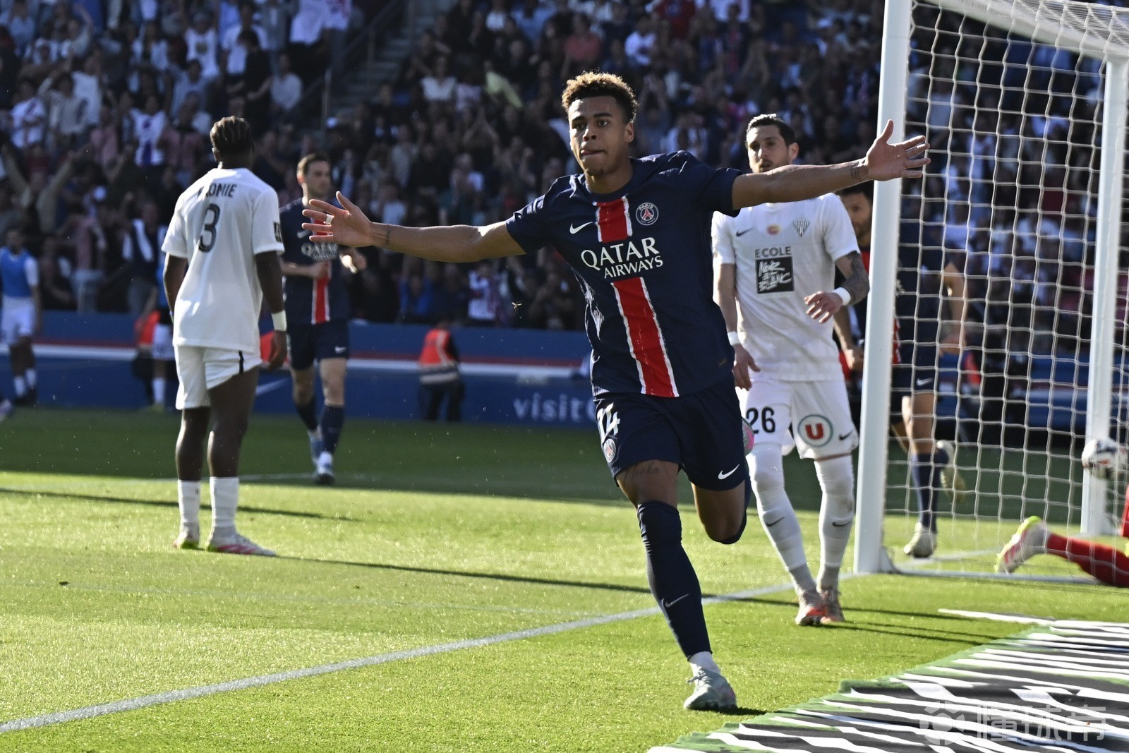 包含巴黎圣日耳曼展现实力,豪取胜利的词条 包含巴黎圣日耳曼展现实力,豪取胜利的词条