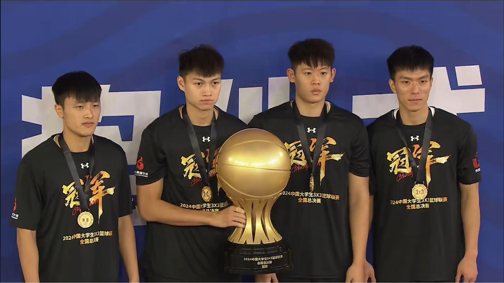 著名篮球运动员在职业联赛中展现超凡表现 著名篮球运动员在职业联赛中展现超凡表现