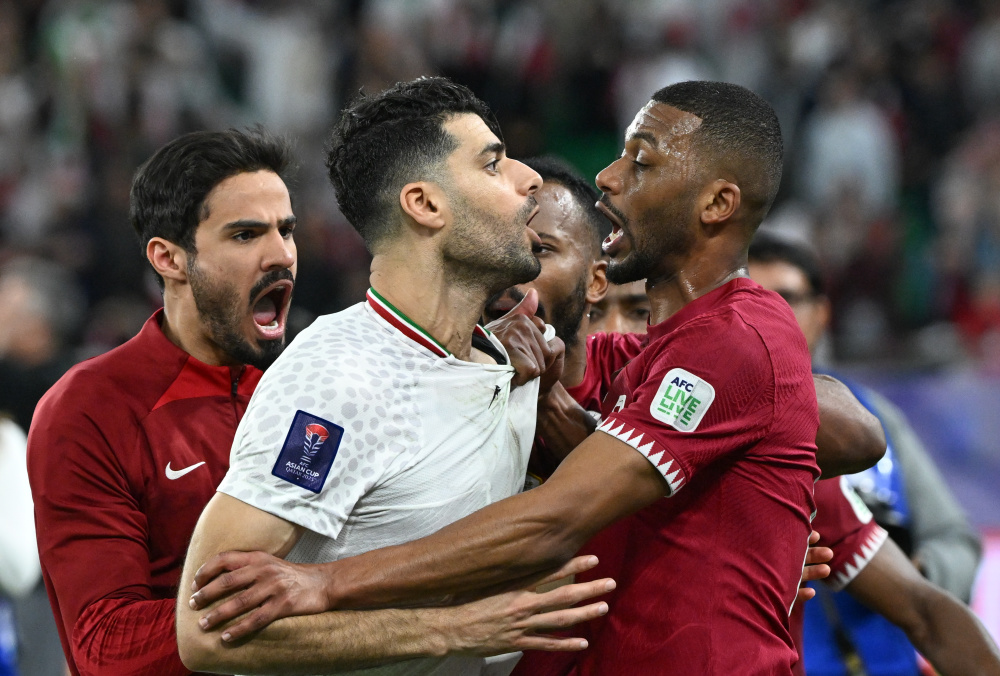 包含伊朗球队备战大赛,坚守战术取得突破的词条 包含伊朗球队备战大赛,坚守战术取得突破的词条