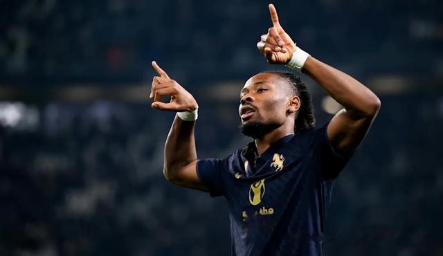 包含尤文图斯壮胆捧首,主场连胜喜添分的词条 包含尤文图斯壮胆捧首,主场连胜喜添分的词条