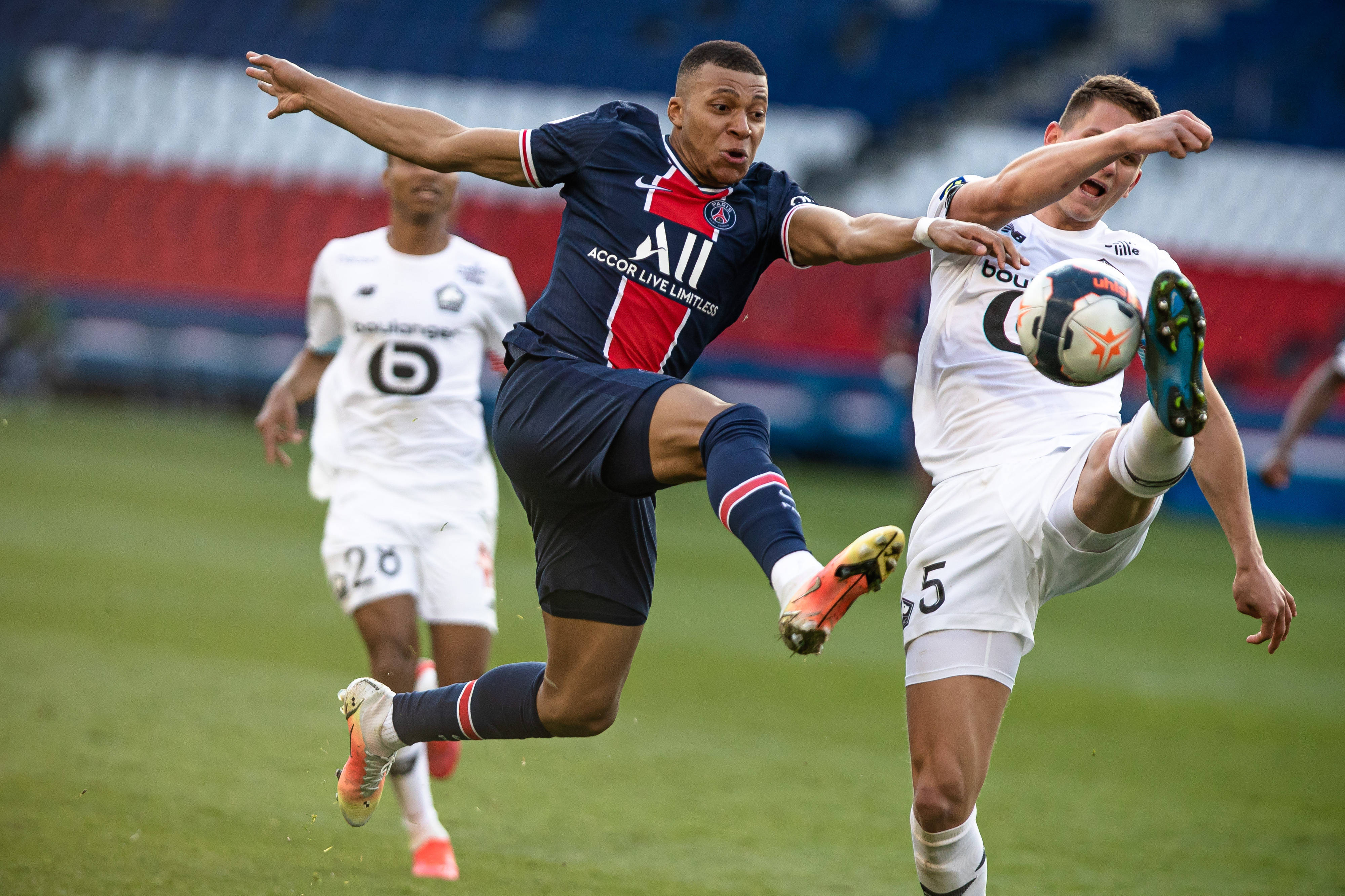 足球赛事的不确定因素使比赛更具看点和意义的简单介绍 足球赛事的不确定因素使比赛更具看点和意义的简单介绍