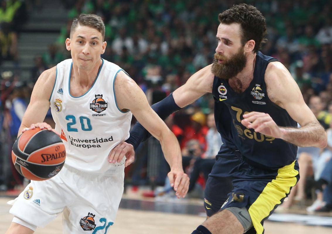 九游游戏-格拉纳达客场逼平皇家马德里，保持不败的简单介绍