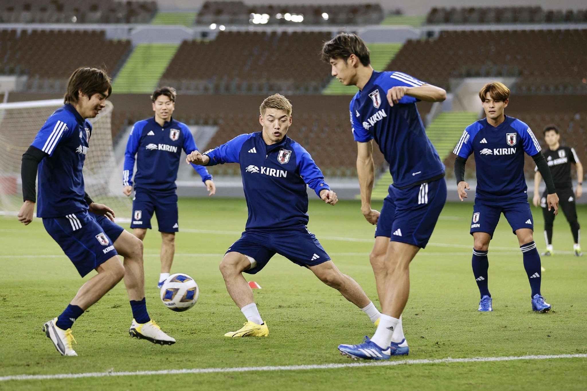 包含日本球队实力强劲,备战亚冠淘汰赛的词条 包含日本球队实力强劲,备战亚冠淘汰赛的词条