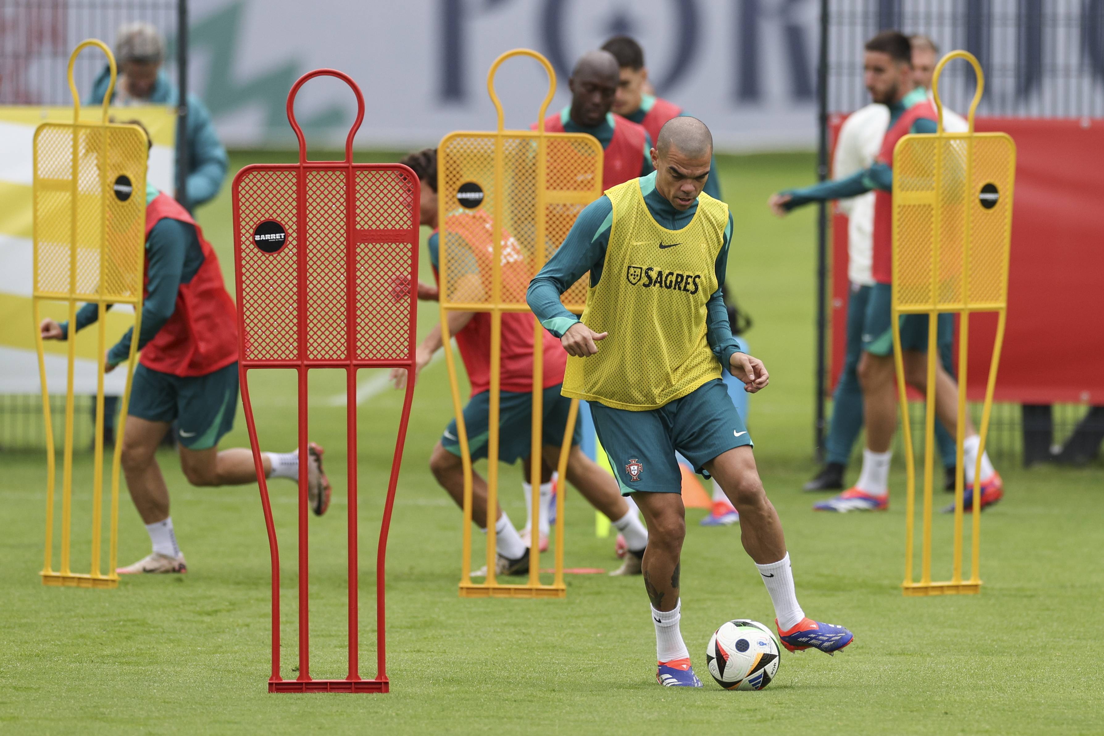 九游VIP-关于葡萄牙国家队获得欧冠席位，实力备战明年锦标赛的信息