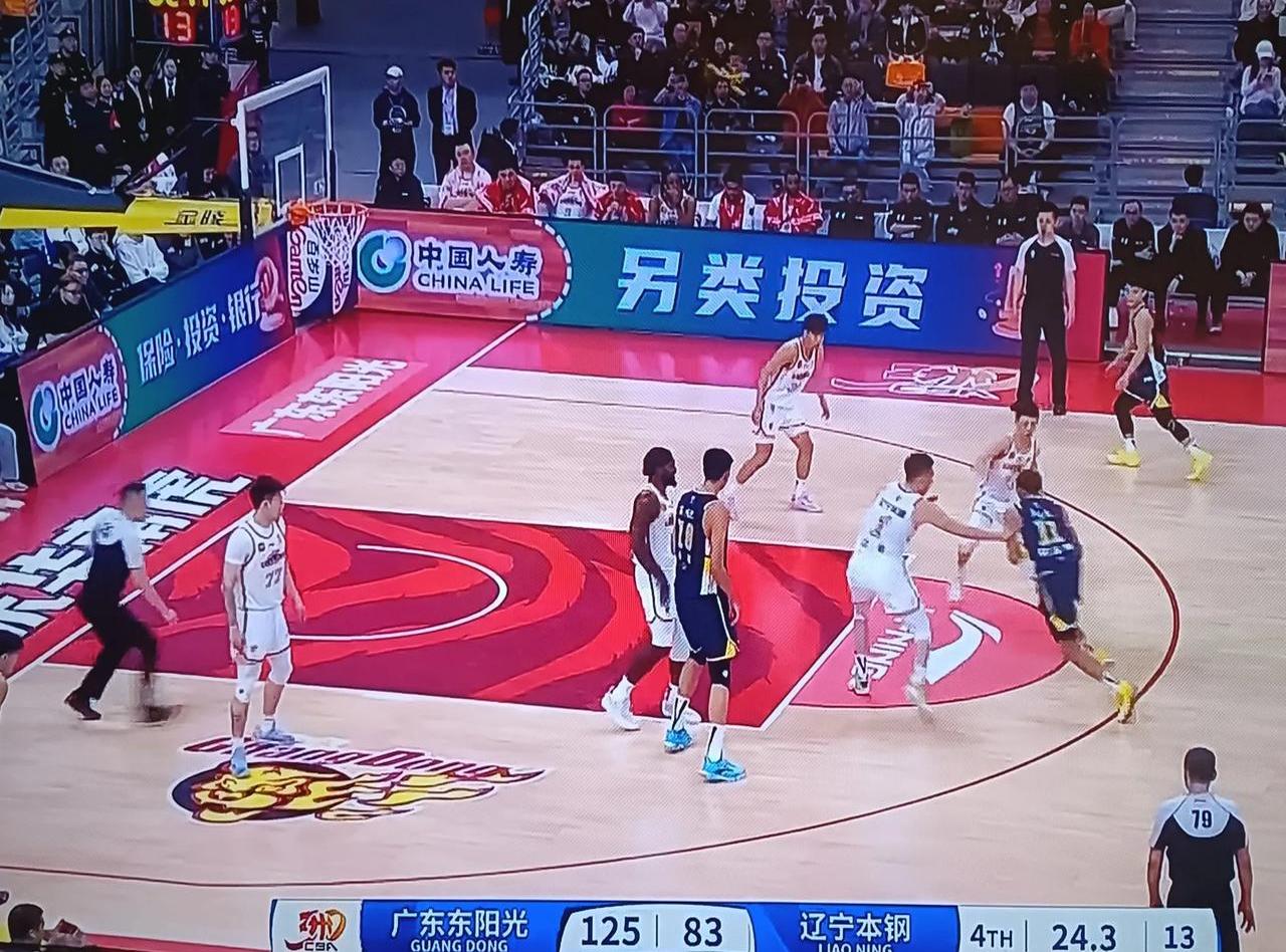 长沙男篮惨败,失去领先优势 长沙男篮惨败,失去领先优势