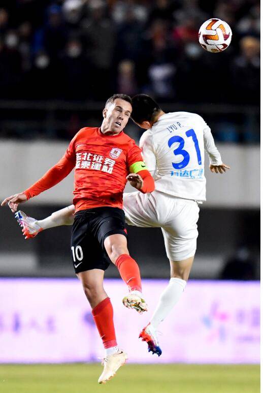 热门比赛来袭,球员们展现决心和实力 热门比赛来袭,球员们展现决心和实力