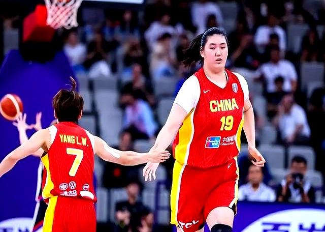 澳大利亚女篮实力强劲,势不可挡 澳大利亚女篮实力强劲,势不可挡