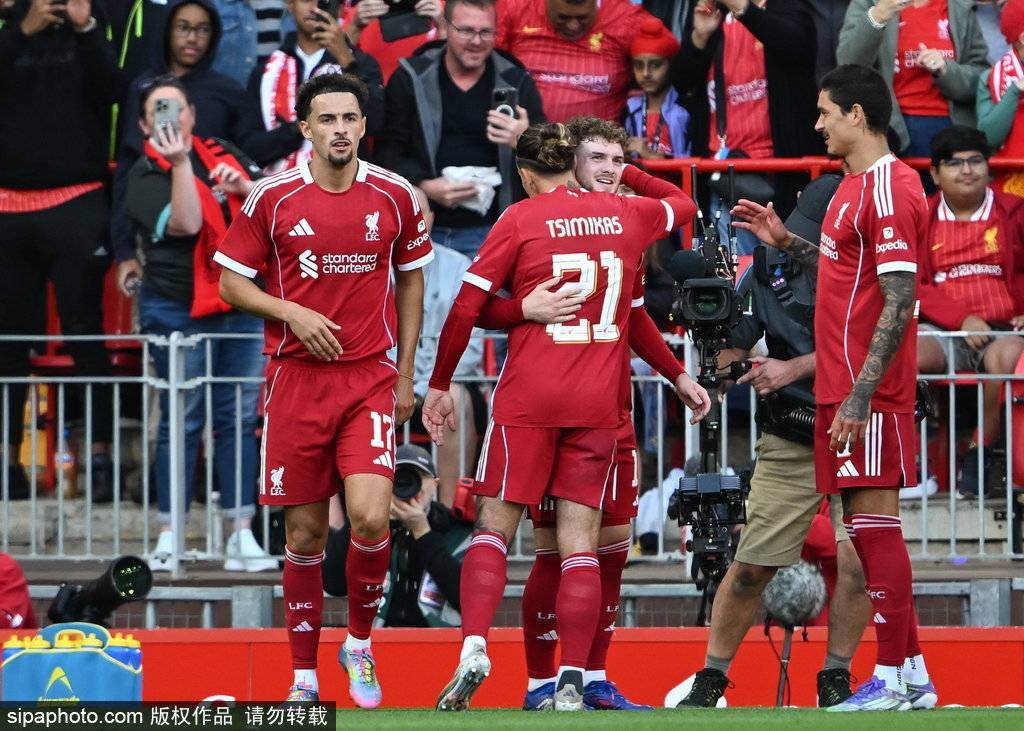 包含利物浦备战关键一役,教练组紧急讨论战术的词条 包含利物浦备战关键一役,教练组紧急讨论战术的词条