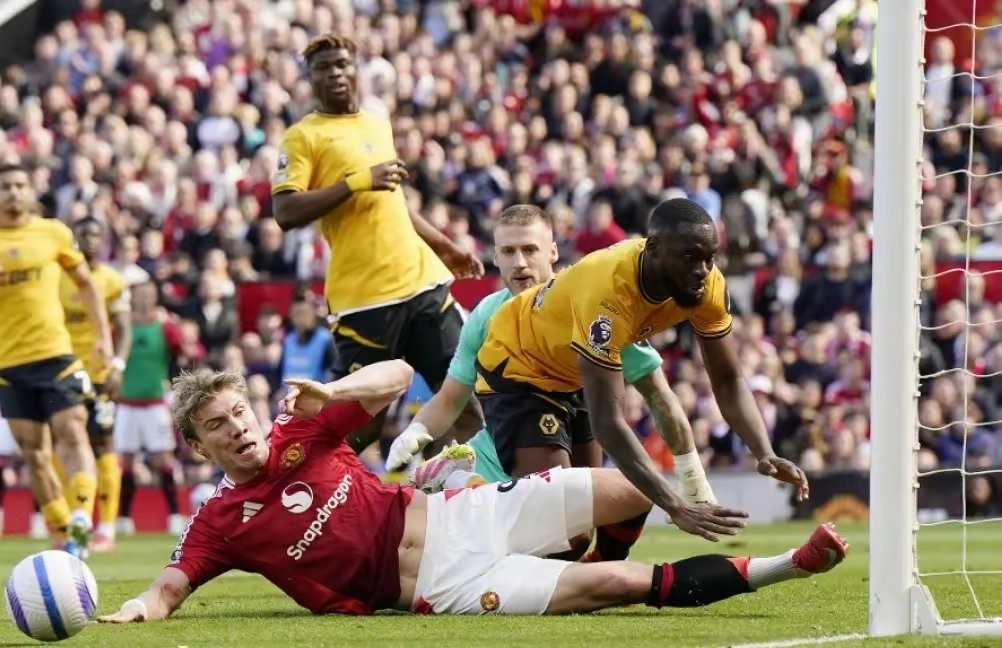 包含德甲焦点战：英格兰vs姆巴佩，爆冷引发球迷沸腾的词条