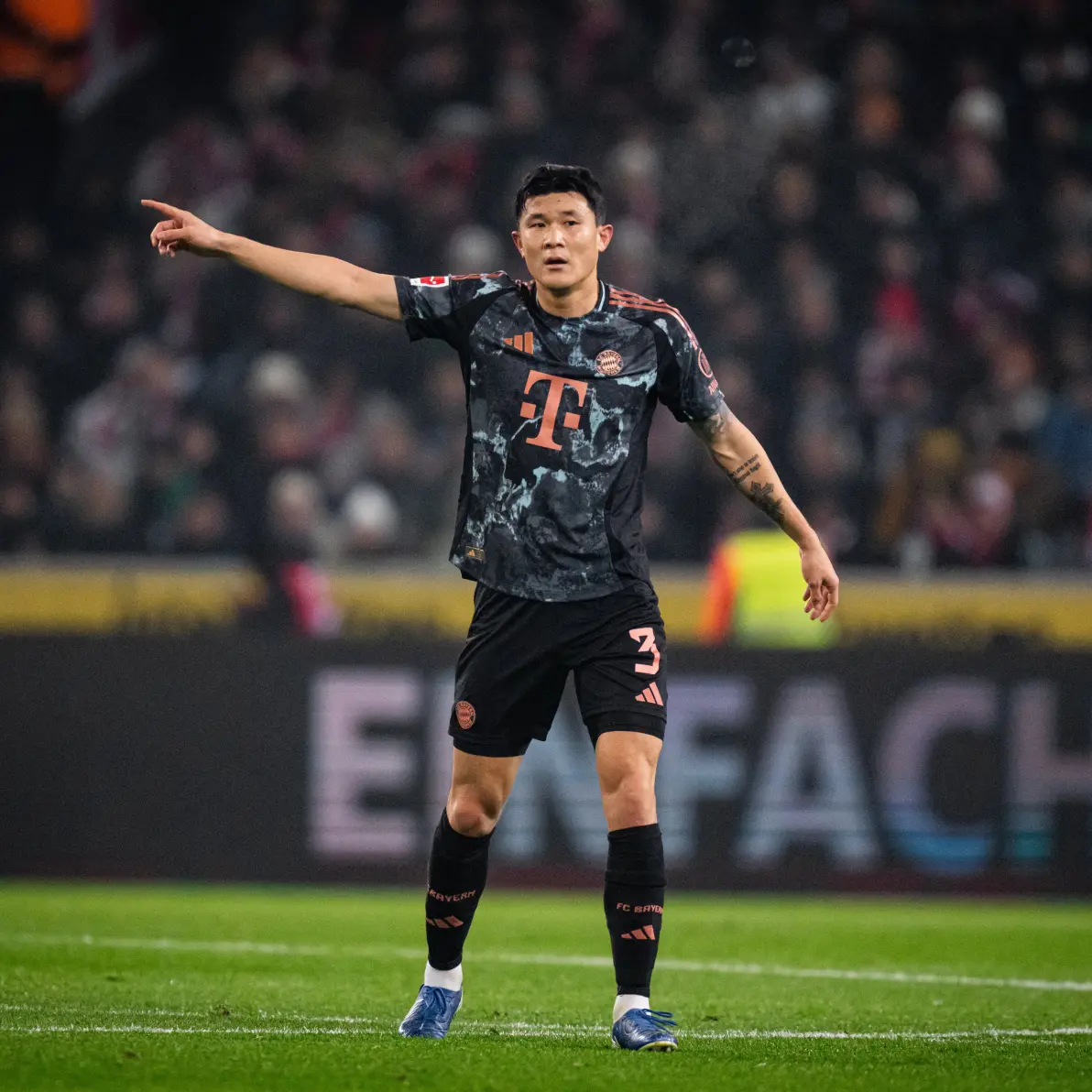 九游中国-门兴格拉德巴赫备受球迷批评，球队需迅速调整状态