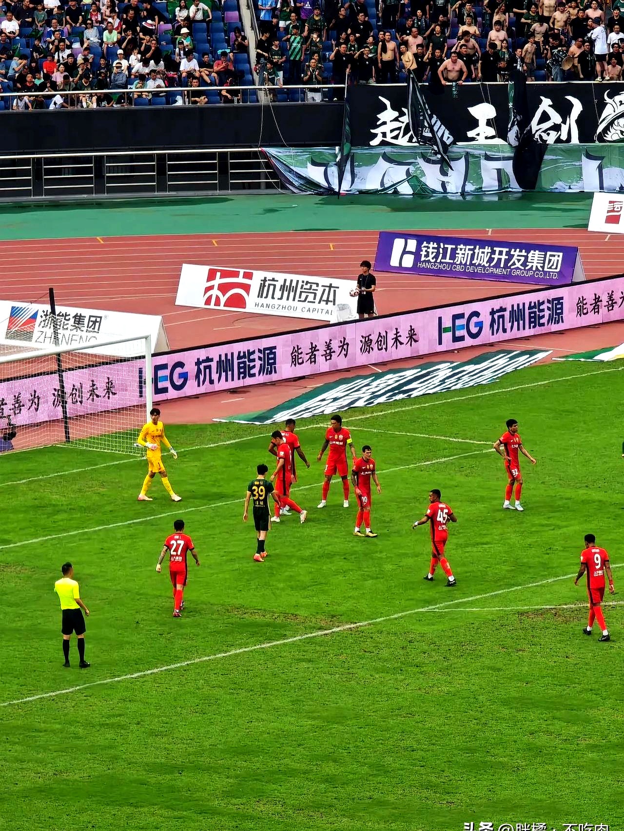 精彩大战，甲级联赛两支顶尖球队对拼的简单介绍