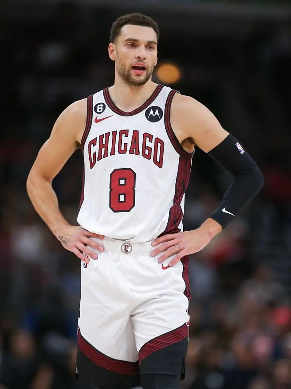 公牛大胜太阳，拉文砍下32分