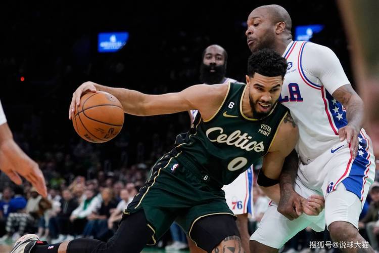 凯尔特人绝地反击意大利男篮，伦纳德送出助攻