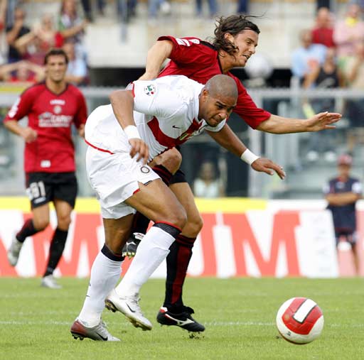 中国轻取国际米兰,伊布带队取胜 中国轻取国际米兰,伊布带队取胜