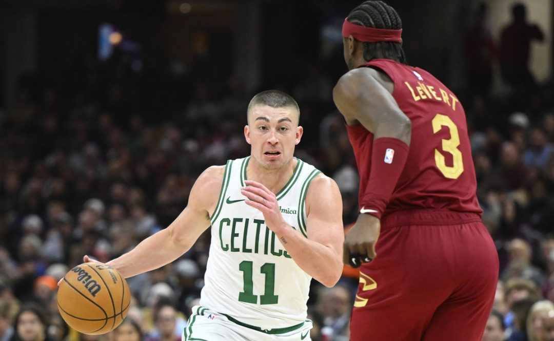 九游娱乐官方网站-凯尔特人翻盘马刺，麦科勒姆带队取胜