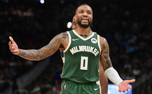 利拉德存在感拉满,火箭血拼深圳队 利拉德存在感拉满,火箭血拼深圳队